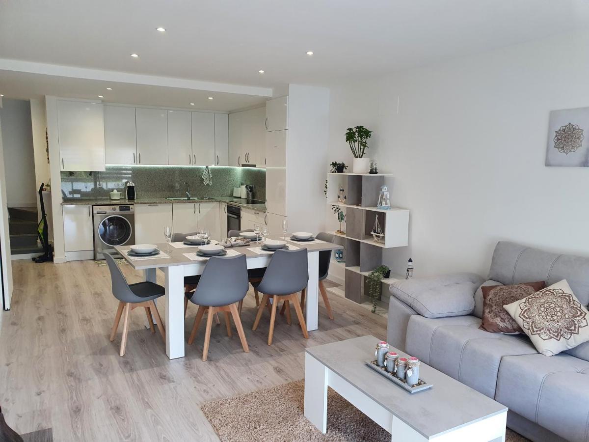 Moderno Duplex Comfort Росес Екстериор снимка